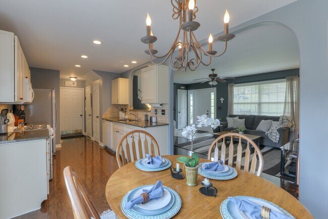 Foto del edificio - Spacious 3 bedroom home on 1 Acre