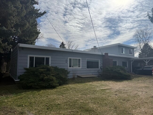 Building Photo - 704 N 17th Ave