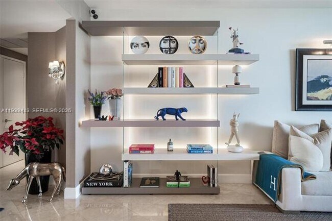 Foto del edificio - 799 Crandon Blvd