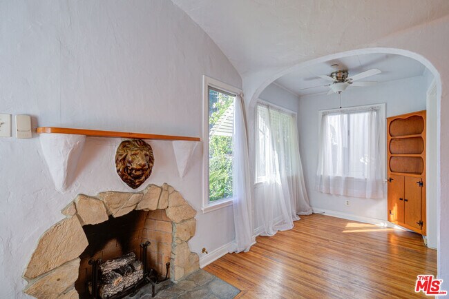 Foto del edificio - 4174 Ince Blvd