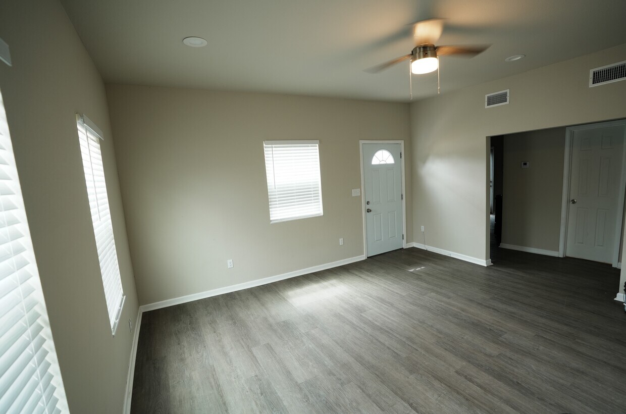 123 S 2nd St, Sanger, TX 76266 House Rental in Sanger, TX