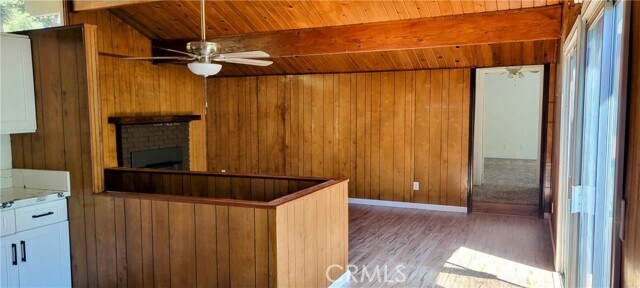 Foto del edificio - 389 Dorn Dr