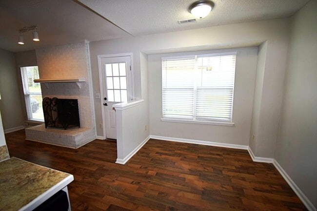 Building Photo - 8831 Idlewild Rd
