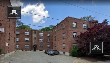 Building Photo - 65 Selkirk Rd Building Photo - 65 Selkirk Rd