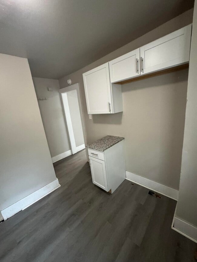 Foto del edificio - 15352 Hartwell St