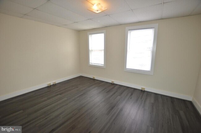 Building Photo - 144 South St