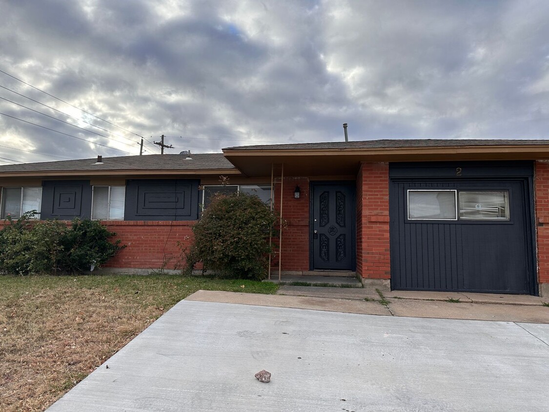 Primary Photo - Updated 4 bedroom, 1 bath home in central ...