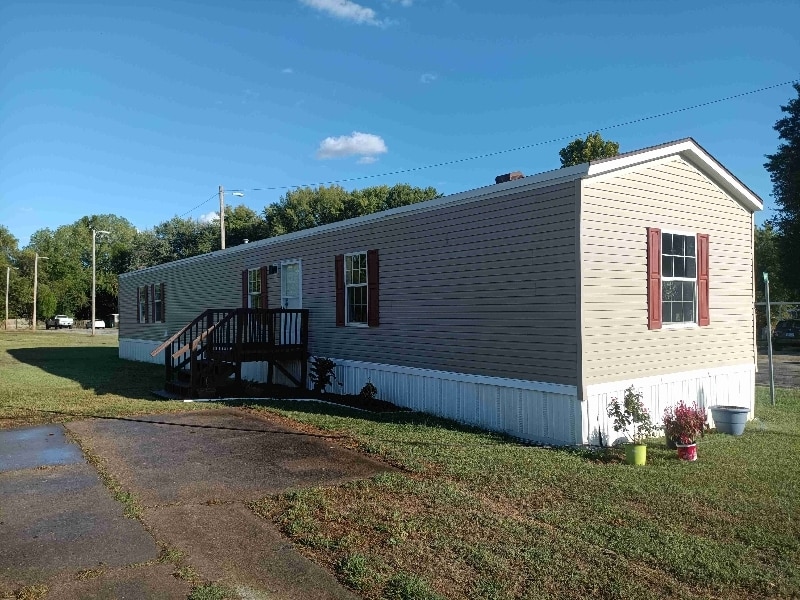 Primary Photo - 2 Juniper Ln