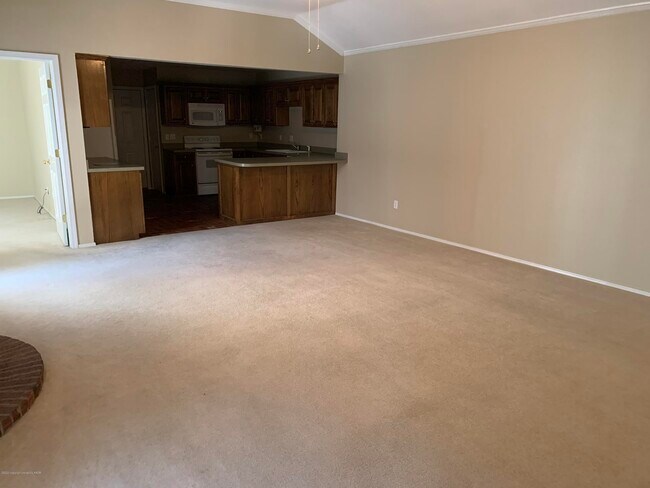 Building Photo - 5838 Farmers Ave