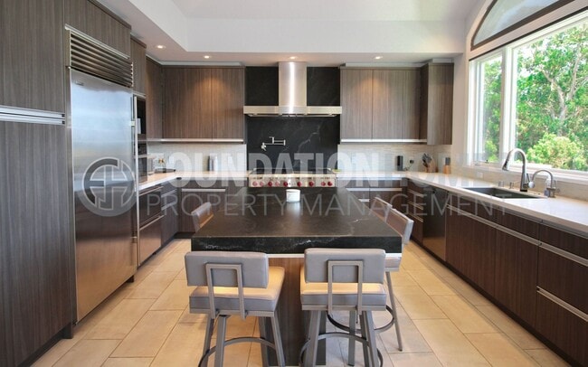 Building Photo - Luxury Bay-View Retreat with Pool, Cabana ...