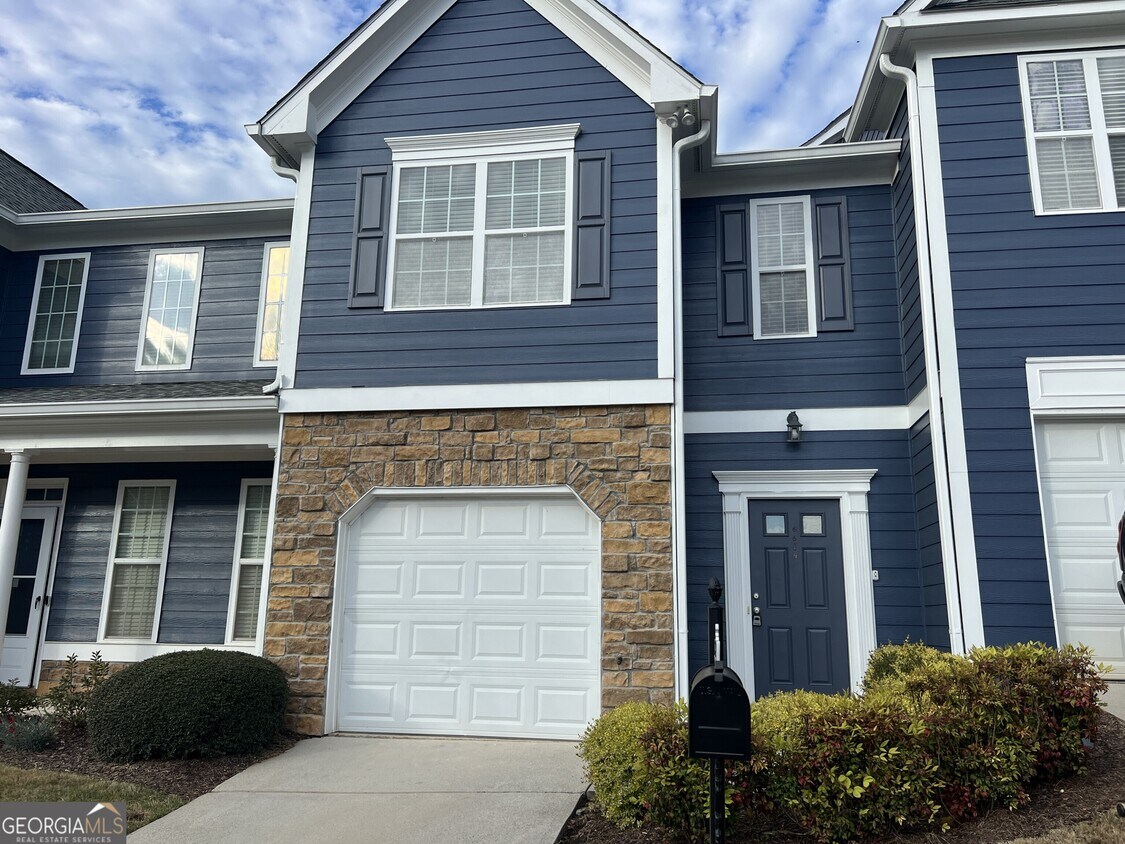 6614 Splashwater Dr, Flowery Branch, GA 30542 Townhome Rentals in