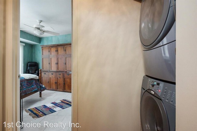 Foto del edificio - 7050 Harbour Village Ct