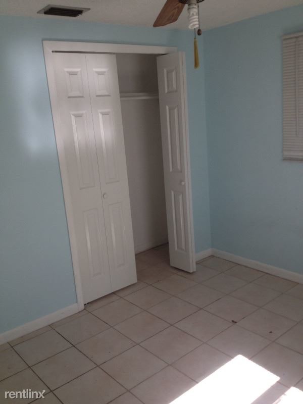 Building Photo - 4 br, 2 bath House - 22nd causeway x route 41