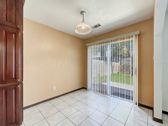 Building Photo - Charming Home in Established Community in ...