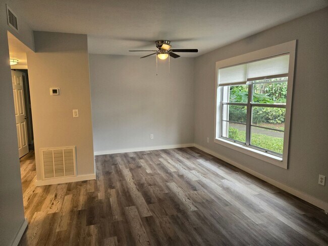 Foto del edificio - 14221 Shadow Moss Ln