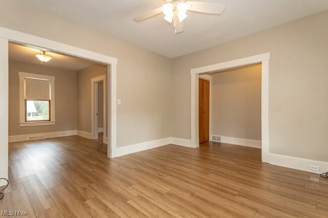 Foto del edificio - 38171 Wilson Ave