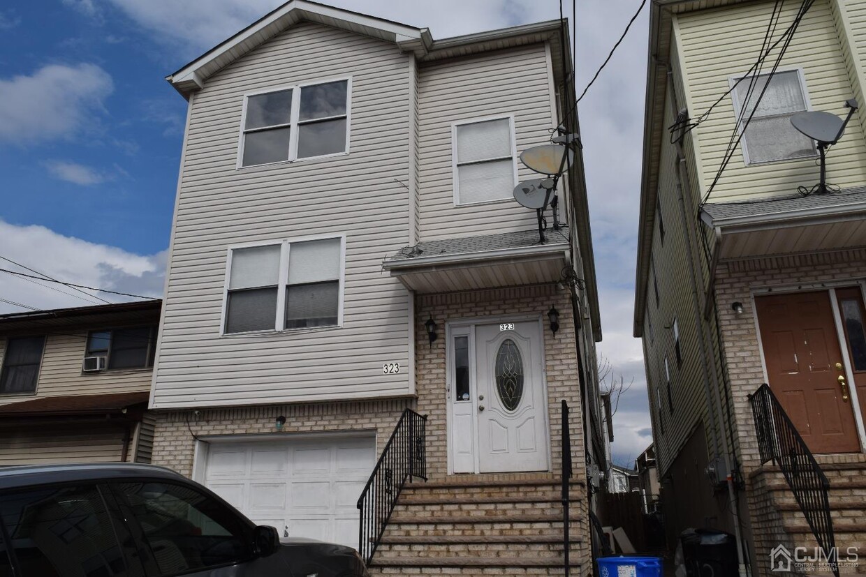 323 Bond St Unit 2 Fl, Elizabeth, NJ 07206 Apartment for Rent in Elizabeth, NJ