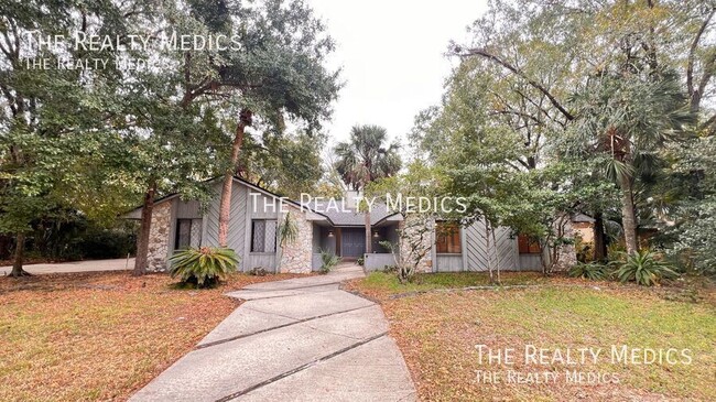 Building Photo - Available NOW! Wonderful, SPACIOUS 4 Bedro...