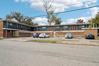 Building Photo - 2807 Beauchamp St