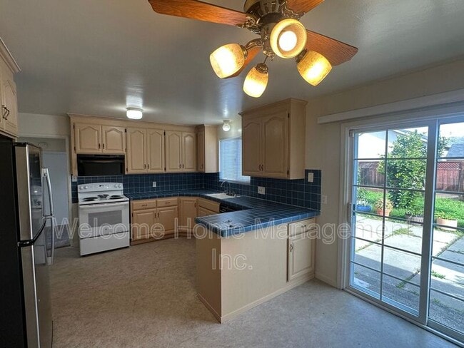 Foto del edificio - 15184 Norton St