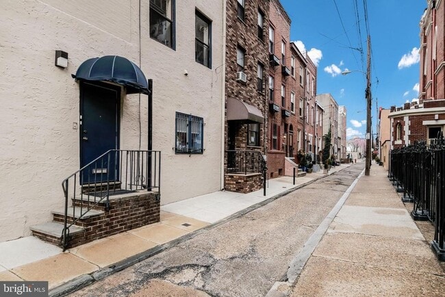 Building Photo - 937 Christian St