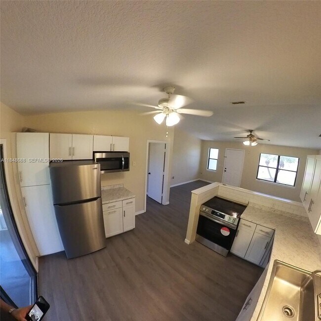 Foto del edificio - 21548 Seyburn Terrace