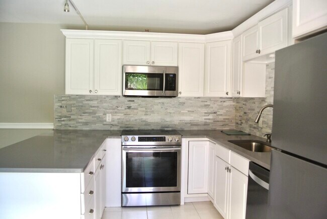 Foto del edificio - 121 Ocean Cove Dr