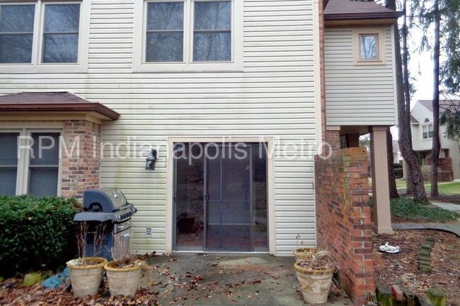 Building Photo - 9511 Maple Way