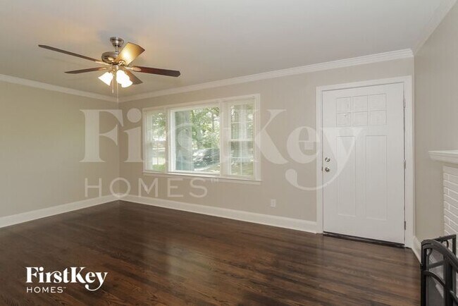 Foto del edificio - 5412 Hilltop Cir