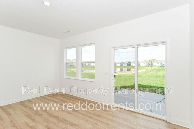 Building Photo - 1564 Mitis St