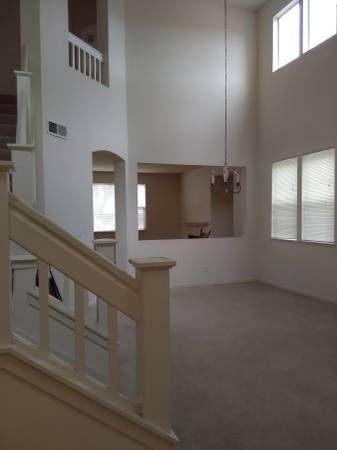 Building Photo - 8 Firefly Ln