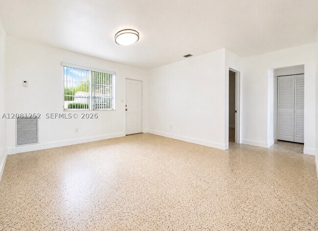 Foto del edificio - 212 Northwest Dr