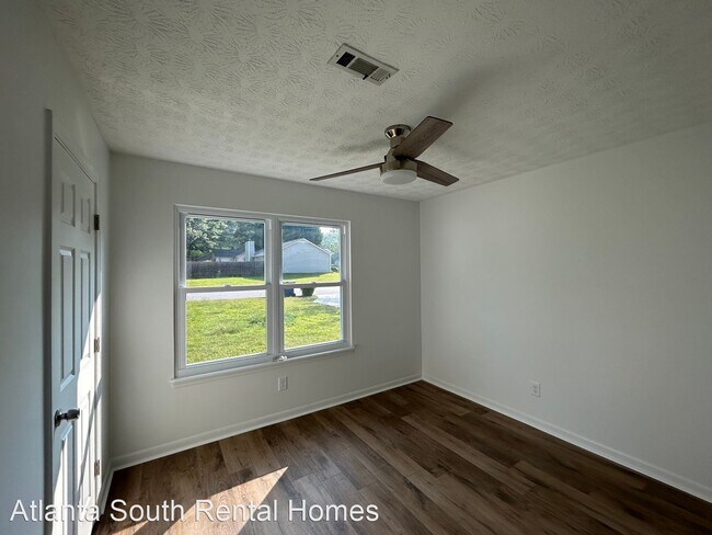 Building Photo - 3 br, 2 bath House - 504 Iris Glen