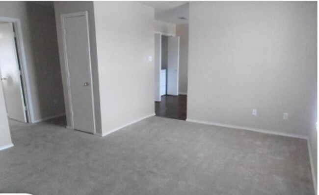 Foto del edificio - COMING SOON!!