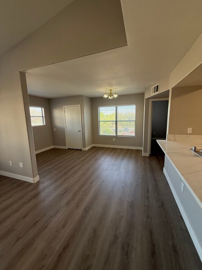 Building Photo - 45 Maleena Mesa St