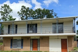 Building Photo - 5708 Shamrock Dr