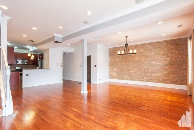 Foto del edificio - 4353 S Indiana Ave