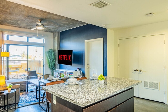 Foto del edificio - 333 E Roosevelt St