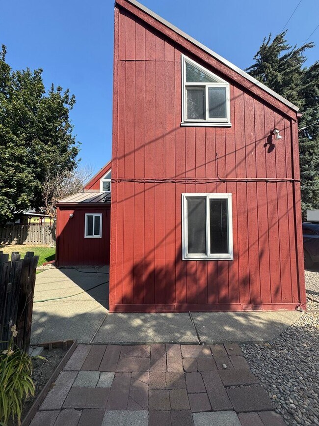 Foto del edificio - 302 S Walnut St