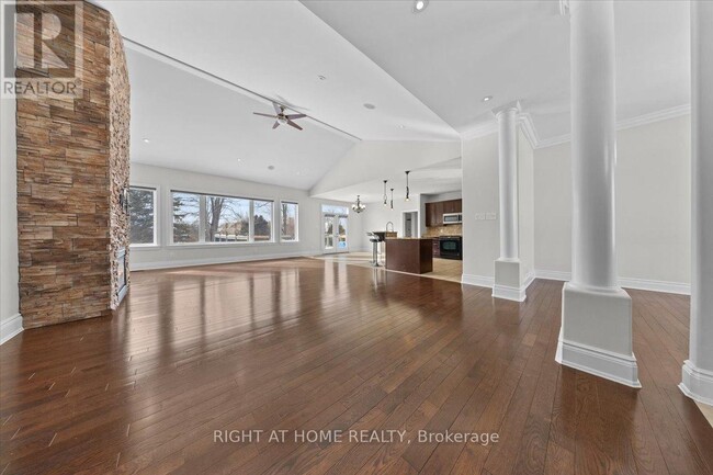 Building Photo - 6833 Suncrest Dr