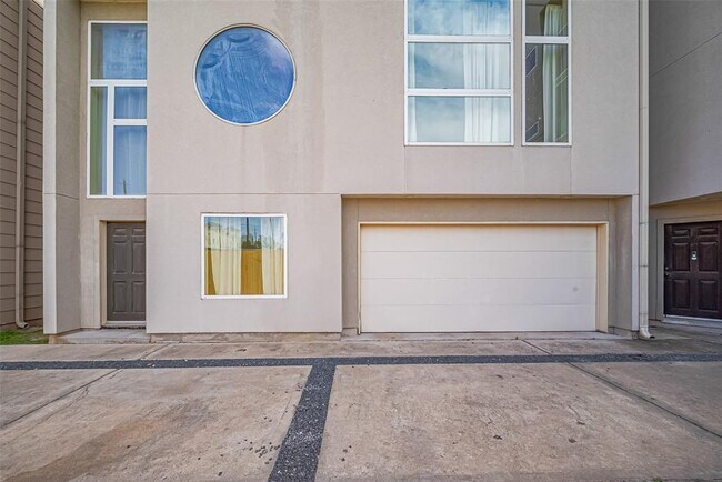Foto del edificio - 5235 Larkin St