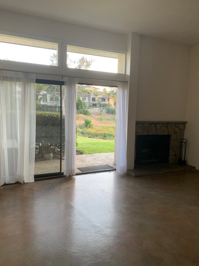 High ceilings & spacious living area. - 2505 Navarra Dr