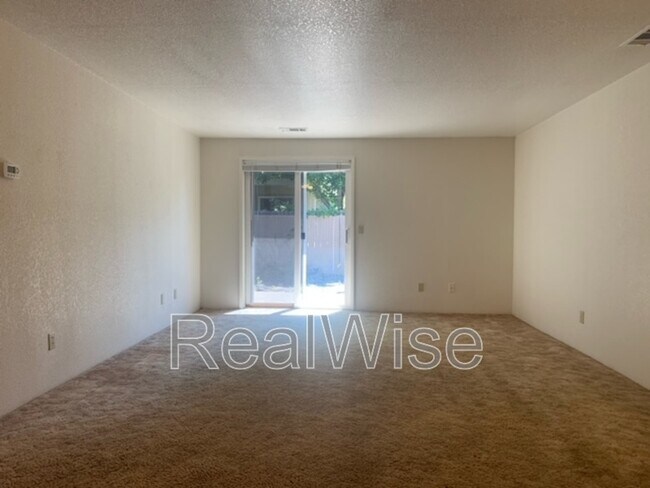 Foto del edificio - 1423 SW Kokanee Ln