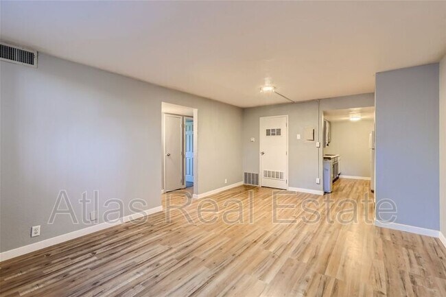 Foto del edificio - 636-636 N Shields St