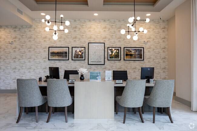 Oficina de arrendamiento - Aura Creekside Apartments