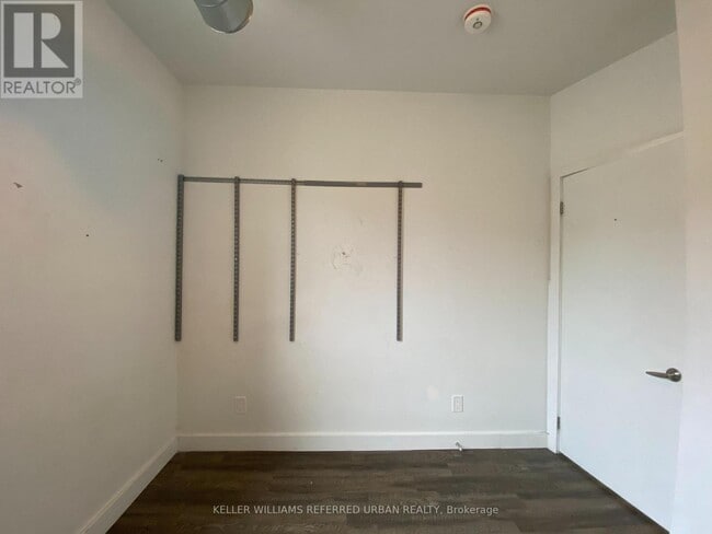 Building Photo - 344 Bartlett Ave N