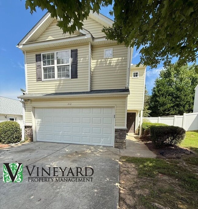 Building Photo - 242 Silver Ridge Dr