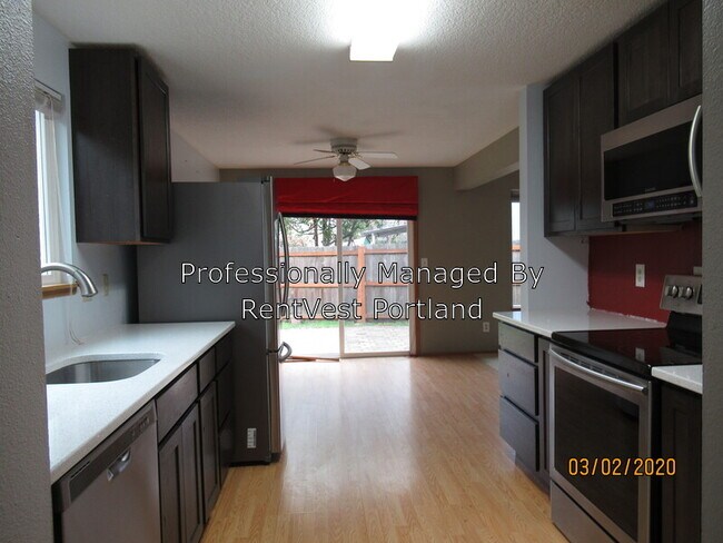 Building Photo - 3991 SE Wynnwood Dr