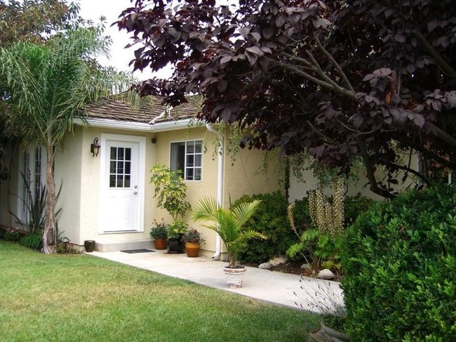 Building Photo - 3284 Veteran Ave
