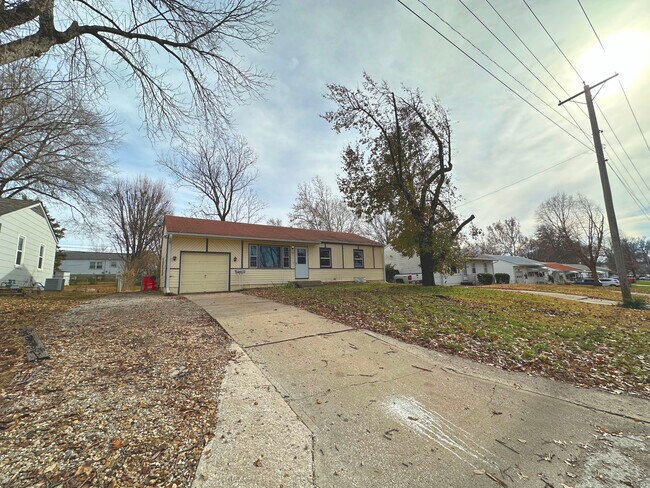 Foto del edificio - 1119 N Atherton Rd